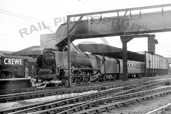 46251-Y-Crewe-1964-BR268