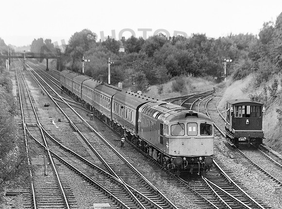 33018-Y-SuttonBridge-180884-HB432