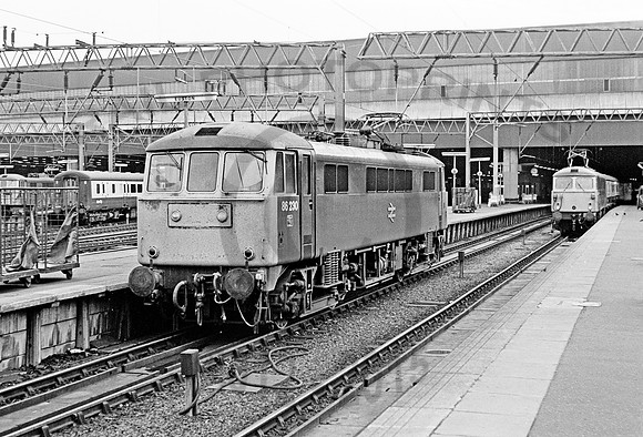 86230-87017-Y-Euston-300678-JC1