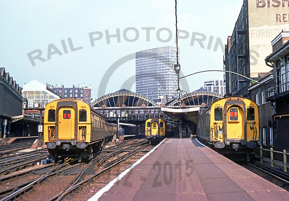 Class 411 Victoria  170976  DC133
