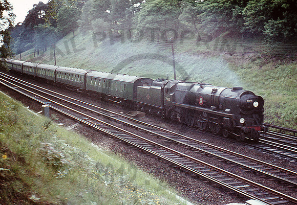 35030-Woking-0566-BR581