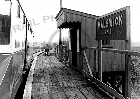 W19W Malswick Halt 040459 EW670