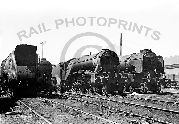 60096-Y-KingsCross-290650-RPC945