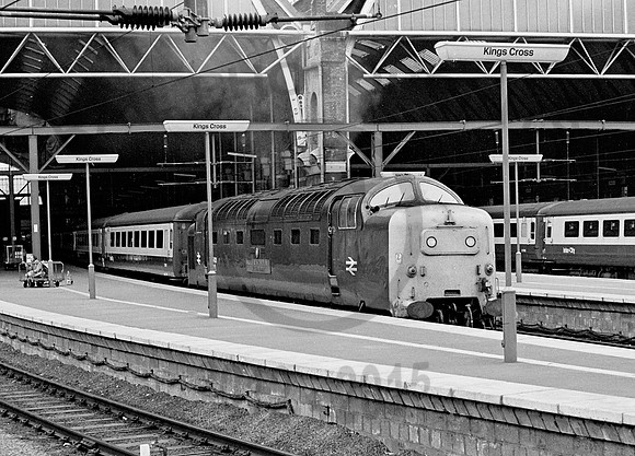 55021-KingsCross-300678-JC1