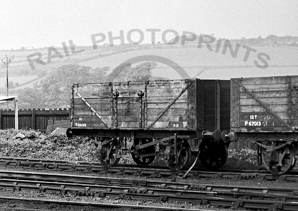 4 wheel Coal wagon P89458 Pontypool Road 1953 RPC984