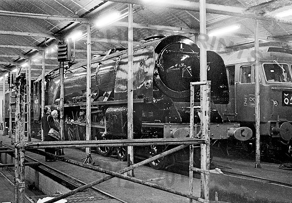46235 Crewe Works 190166 BR878
