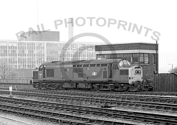 37192-BathRoad-250480-JC037