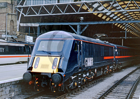 89001-Y-KingsCross-300397-RPC290