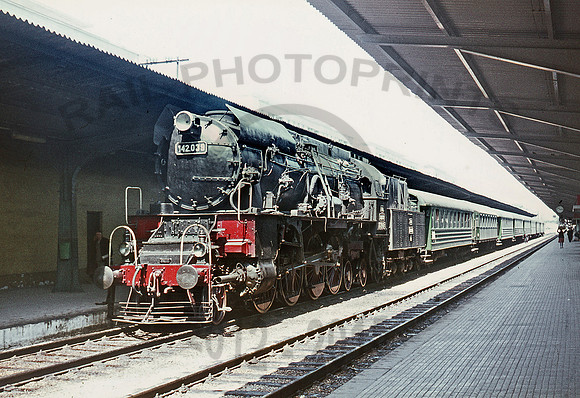 CFR 142039 Bucharest Nord  010665 IT740