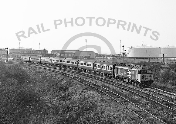 50032-HallenMarsh-190284-JC609