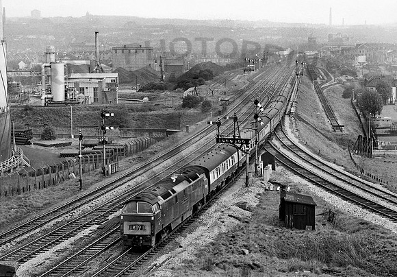 D1030-Y-Narroways-080569-HB665
