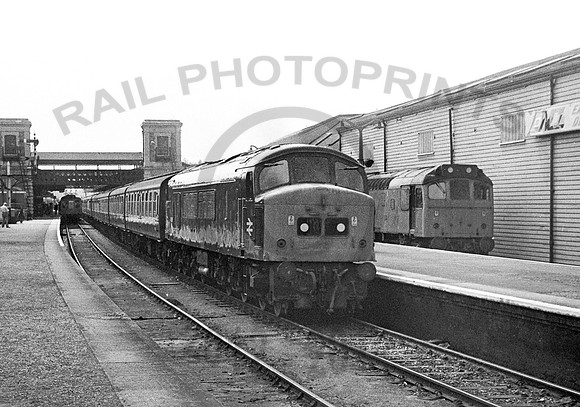 45009-25216-Exeter-300777-JC1