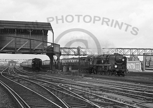 35023-ClaphamJunction-120763-RP055