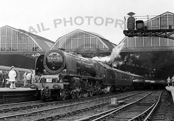 46247-Y-LeedsCity-090761-RPC100