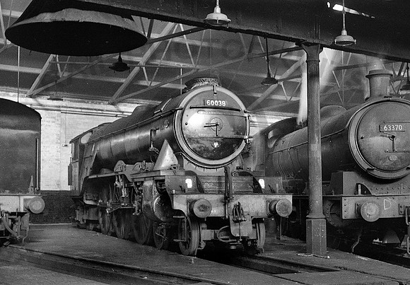 60038-Y-LeedsNevilleHill-130163-RPC-468