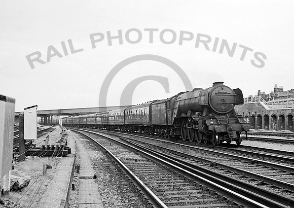 60051 Harringay West  110662 IT464