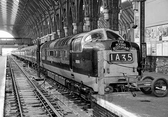 D9006-Y-KingsCross-190763-RPC332