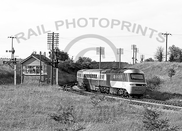 253023-Y-Hawkeridge-260677-JC05