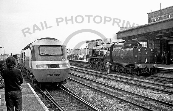 253020-35028-Y-Newport-011077-JC21