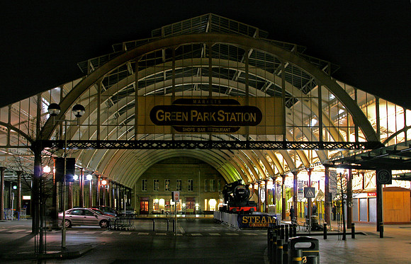 53809 Bath Green Park 050306 JC4
