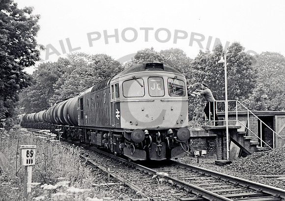 33006  Marchwood 0677 JC454