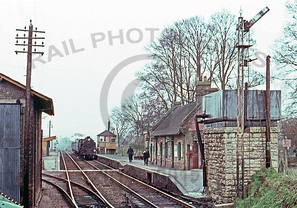 80013 Sturminster Newton 260266 HB706