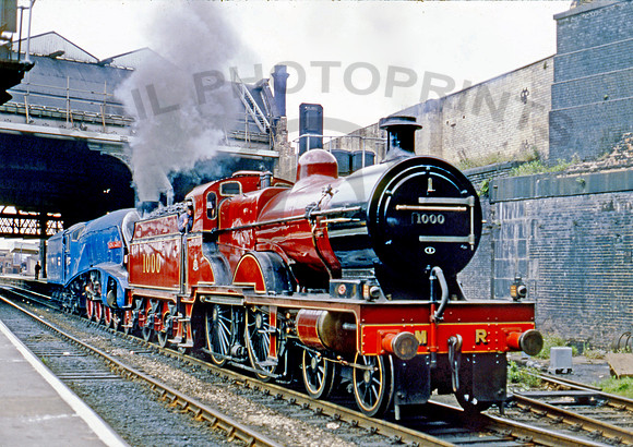 1000 Manchester Victoria  0580 CW177