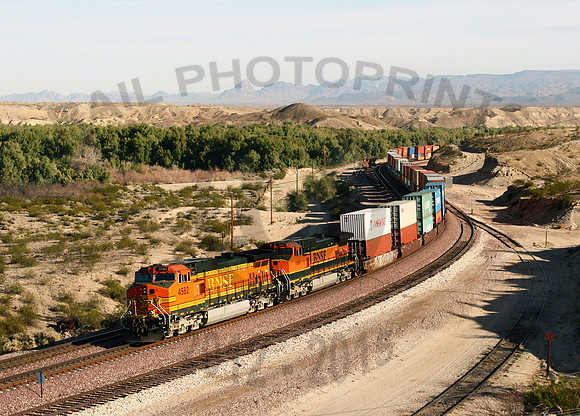 BNSF 5082 Topock 120207 JC070