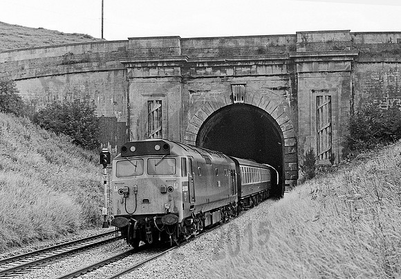 50030-Y-MiddleHillBox-0583-JC72