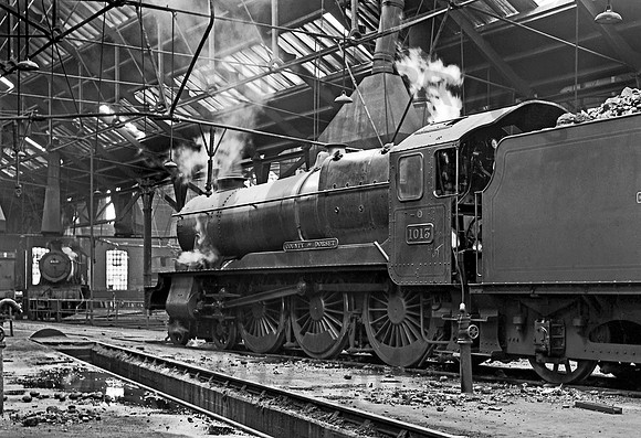 1013 Swindon Shed  030564  NP273