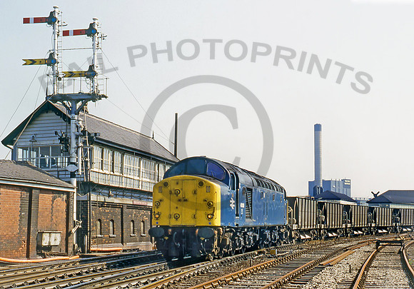 40028-Y-MilesPlatting-0584-CW845
