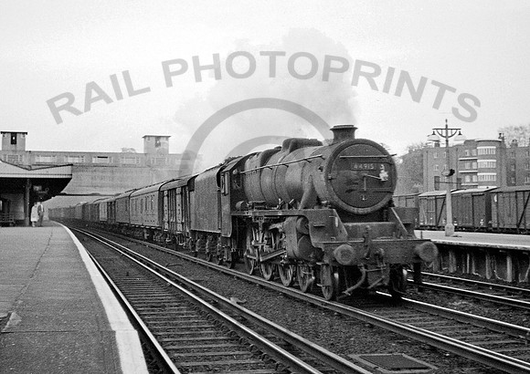 44915 Surbiton 240465 IT094