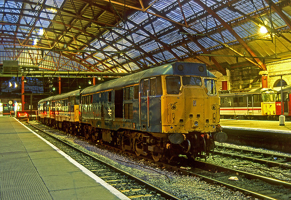 31434-LiverpoolLSt-260395-JC090