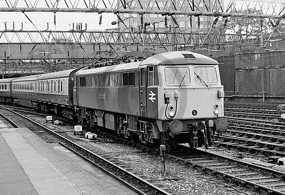 87021-Y-Euston-300678-JC2