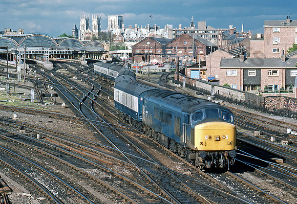 45146 York  240586 BR203