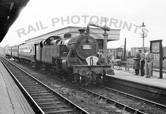 42370-Y-Tutbury-210555-HB696