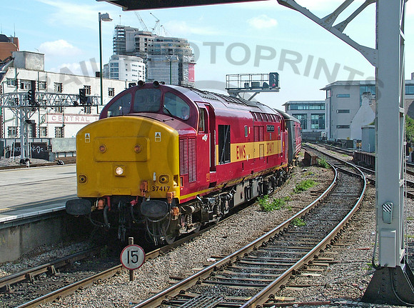 37417-Y-Cardiff-040804-JC003