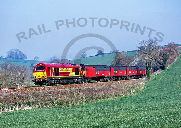 67007-Y-Stoneycombe-080400-JC916