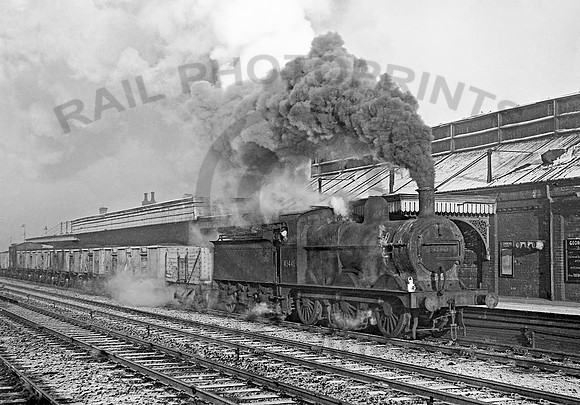 43449-Y-Hitchin-0262-RPC526
