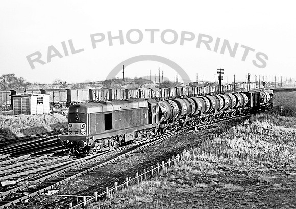 D8076 Cadder Yard 261263  CR352