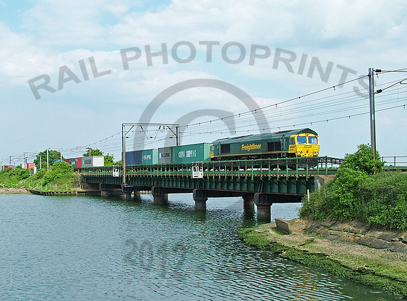66567-Y-Manningtree-240504-JC08