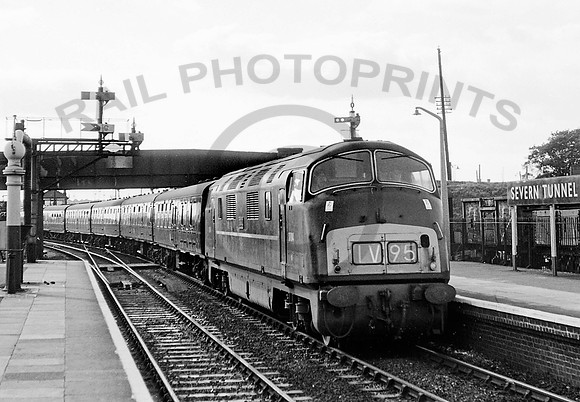 D814 Severn Tunnel Junction 220863 CR555
