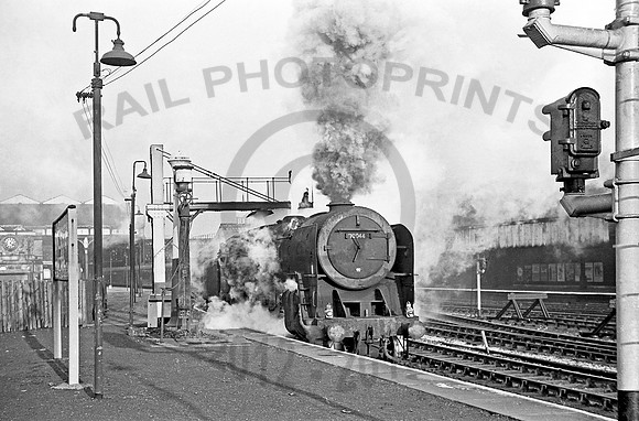 70044 Manchester-Victoria-1966 GEC044