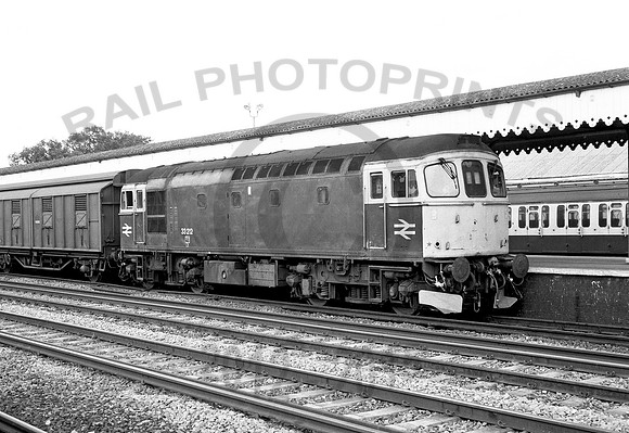 33212-Y-PaddockWood-240586-RPC130