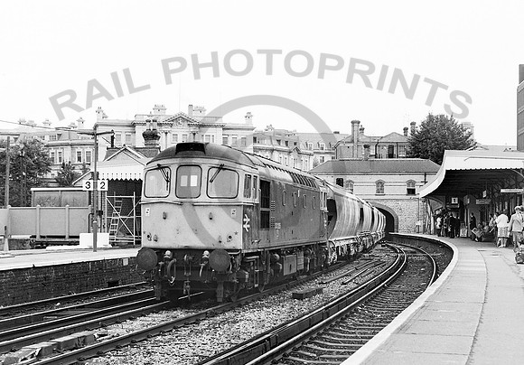 33205-Y-Maidstone-180886-RPC563