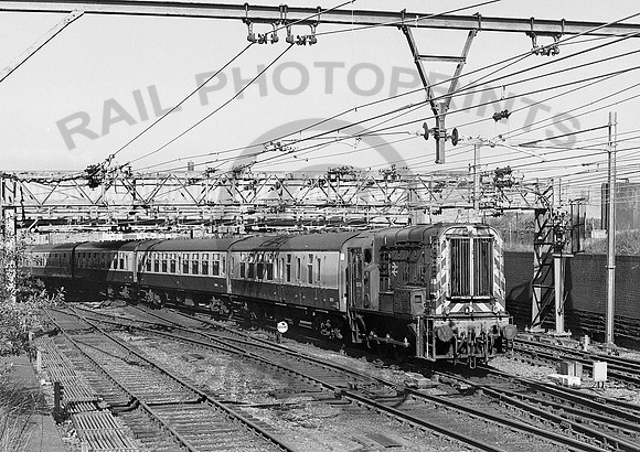 08749-Y-Woodburn-190581-JC6153