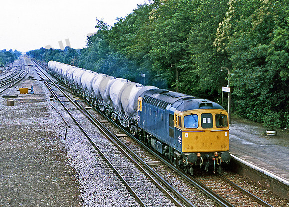 33204-Farnborough-190786-JC682