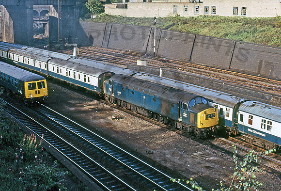 40065 Holloway Bank 0774 RPC616