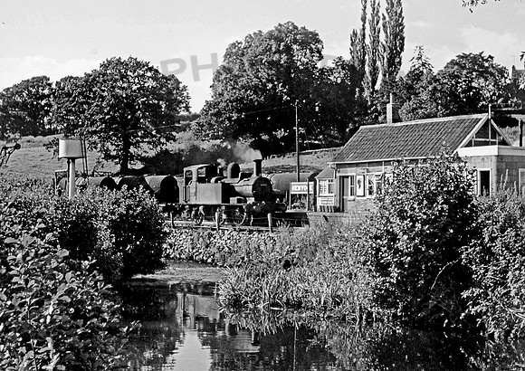 1442 Hemyock 0563 DC868BW