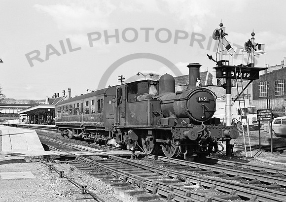 1451 Chalford 0464 HB623